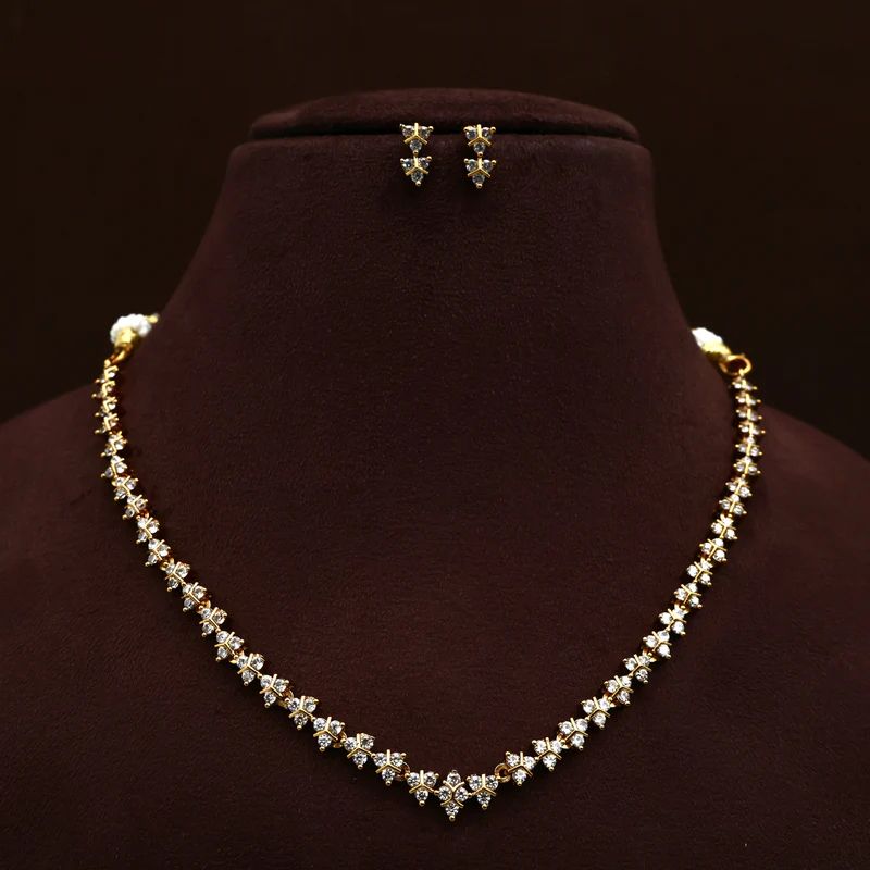 Diamond Look 3 Petal Flower Necklace set